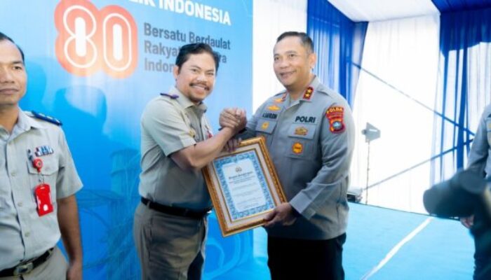 Kakanwil BPN Kepri Raih Penghargaan Kapolda Usai Ungkap Mafia Tanah