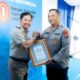 Kakanwil BPN Kepri menerima penghargaan dari Kapolda Kepri atas keberhasilan ungkap mafia tanah di Tanjungpinang