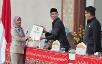 Gubernur Lampung Rahmat Mirzani Djausal hadiri rapat paripurna DPRD penyampaian Propemperda 2026