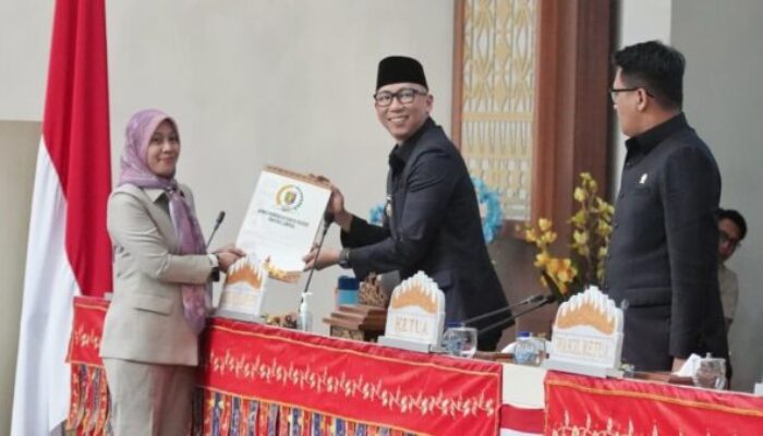 Paripurna DPRD Lampung: Gubernur Mirza dan Bapemperda Tetapkan 30 Raperda dalam Propemperda 2026