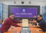 Senin Malam Hendry Ch. Bangun–Sihono HT Serahkan Persyaratan Pendaftaran Bacalon Ketum dan Ketua DK PWI Pusat