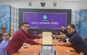 Hendry Ch. Bangun dan Sihono HT resmi daftar Caketum dan Ketua DK PWI Pusat 2025–2030