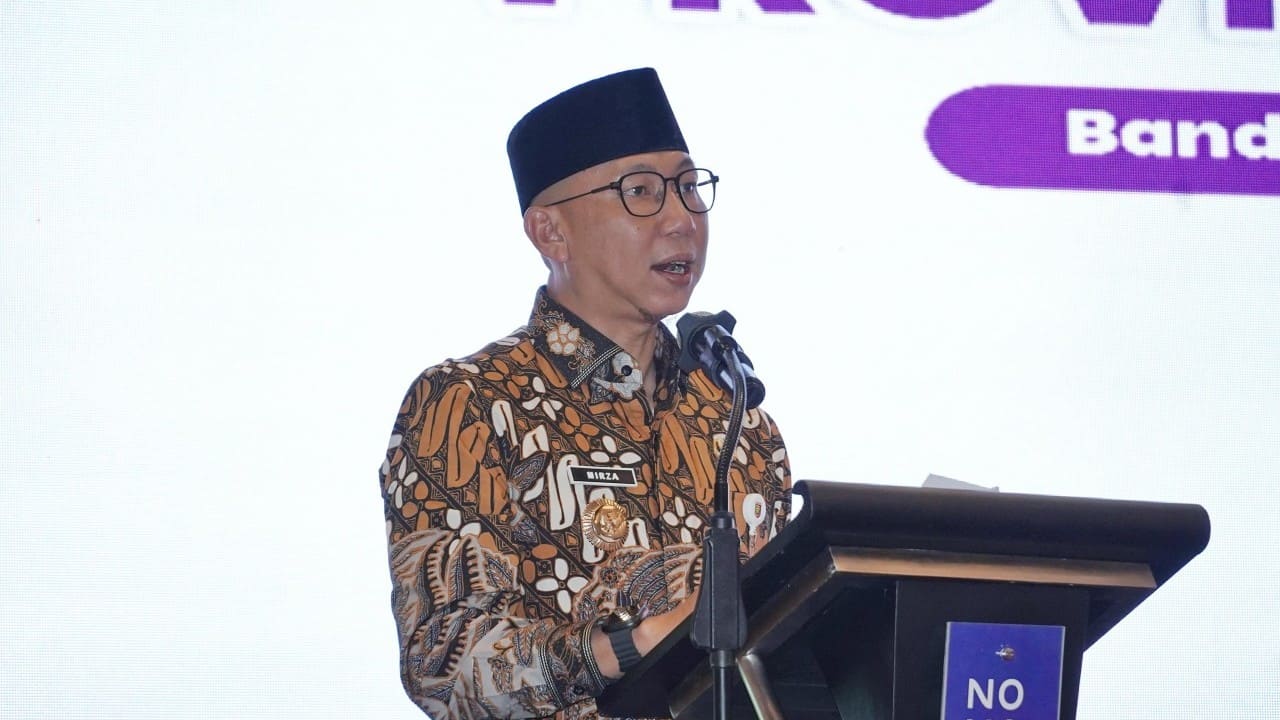 Gubernur Lampung saat membuka Rakor Sertifikasi Halal UMKM di Novotel