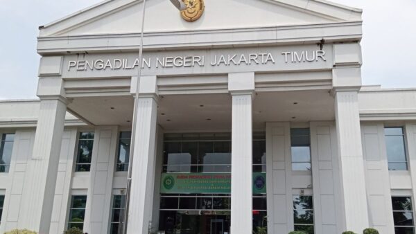 Sidang terbuka PN Jaktim dihentikan untuk verifikasi identitas wartawan