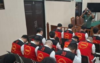 Para terdakwa judi online saat mengikuti sidang pledoi di PN Jakarta Selatan