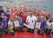 Upacara HUT ke-80 RI di Laut, Gubernur Rahmat Mirzani Cetak Rekor MURI Pertama di Dunia