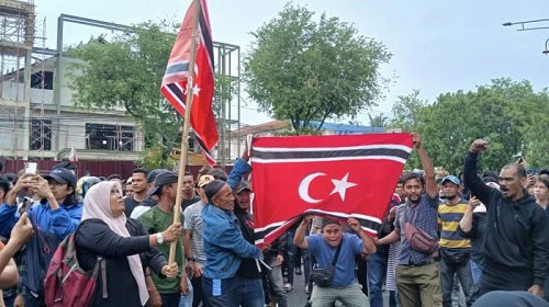 Bendera Bulan Bintang Berkibar di Aksi Demo Banda Aceh, Aliansi Rakyat Tuntut Reformasi