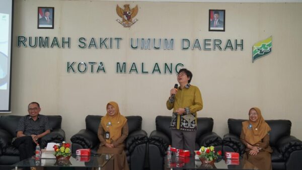 Dewan Pengawas BPJS Kesehatan Siruaya Utamawan saat kunjungan ke rumah sakit di Malang