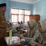 Gubernur Lampung Rahmat Mirzani Djausal saat umumkan kebijakan penghapusan uang komite sekolah