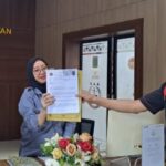 Kondisi sekolah SMP Negeri 2 Natar Lampung Selatan dengan plafon rusak dan cat kusam