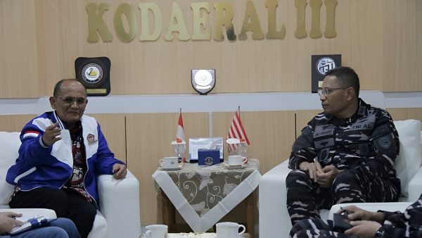 Ketua Umum HNSI Sumarjono bersama TNI AL bahas BBM bersubsidi nelayan di Jakarta