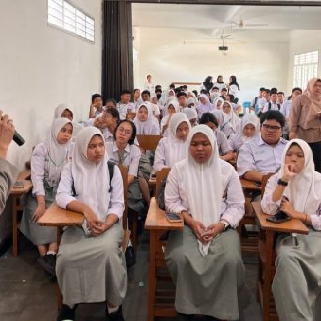 Polwan Polda Sumut Rayakan HUT ke-77 dengan Dialog Inspiratif Rise and Speak di Sekolah