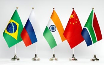 Ilustrasi BRICS dengan simbol ekonomi global