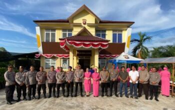 Kapolres Ketapang bersama jajaran saat kunjungan kerja ke Polsek