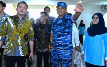 Wamen LH Diaz Hendropriyono meninjau Dapur Sehat Anak Bangsa Lanud Husein Bandung
