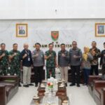 Pangdam II Sriwijaya Mayjen TNI Ujang Darwis bersama Kejagung RI bahas pembangunan strategis di Sumsel