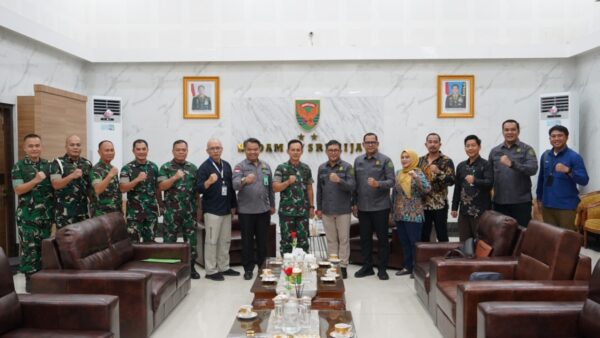 Pangdam II Sriwijaya Mayjen TNI Ujang Darwis bersama Kejagung RI bahas pembangunan strategis di Sumsel