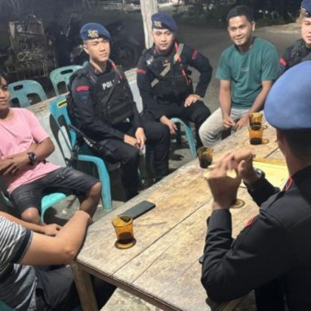 Patroli Dialogis Brimob di Gunungsitoli, Warga Rasakan Rasa Aman dan Kekeluargaan