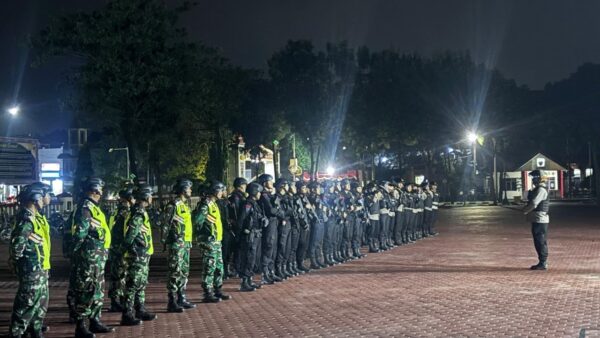 Personel TNI-Polri melakukan patroli gabungan skala besar di Kota Medan
