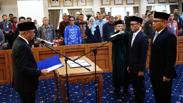 Gubernur Lampung Rahmat Mirzani Djausal melantik Kepala Bappeda dan Kepala BKD Provinsi Lampung