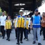 Menteri PU Dody Hanggodo bersama Jasa Marga tinjau gerbang tol rusak pascademo