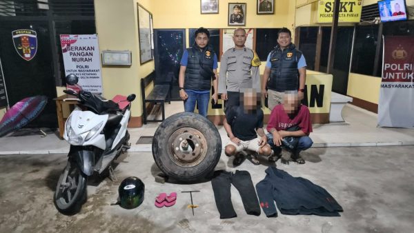 Barang bukti pencurian ban truk yang diamankan Polres Ketapang