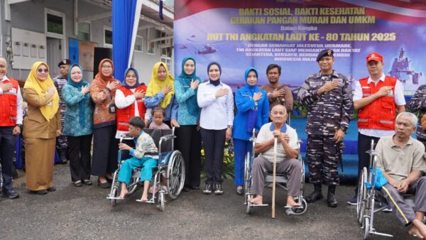 PMI Lampung dan TNI AL gelar bakti sosial peringatan HUT ke-80 di Bandar Lampung