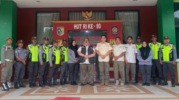 Tim Kemendagri monitoring pos kamling di Kabupaten Demak