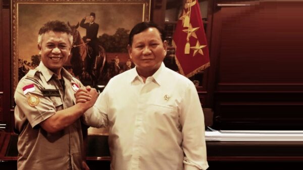 Presiden RI Prabowo Subianto bersama tokoh nasional Irjen Pol (Purn) Anton Charliyan membahas isu Palestina merdeka