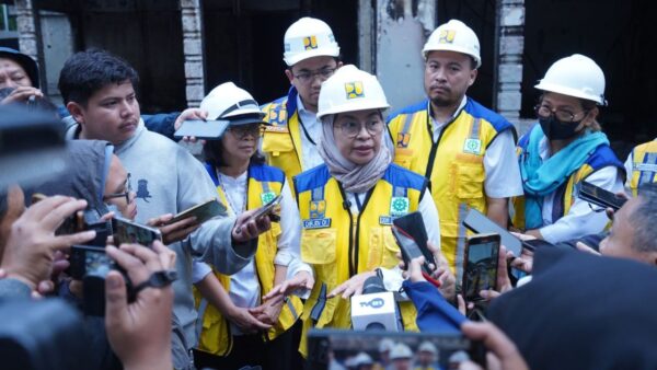 Tinjauan Kementerian PU di Wisma MPR RI Bandung pasca kerusakan aksi unjuk rasa