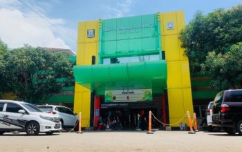 Dirut RSUD Palabuhanratu dr. Rika Mutiara Sukanda memberikan keterangan pers