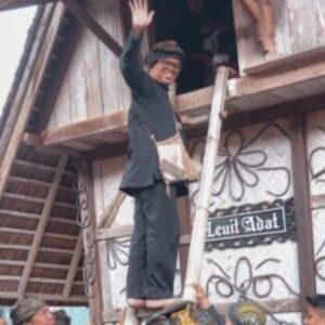 Seren Taun Cisungsang 2025: Gubernur Banten Ikuti Prosesi Masukkan Padi ke Leuit Adat