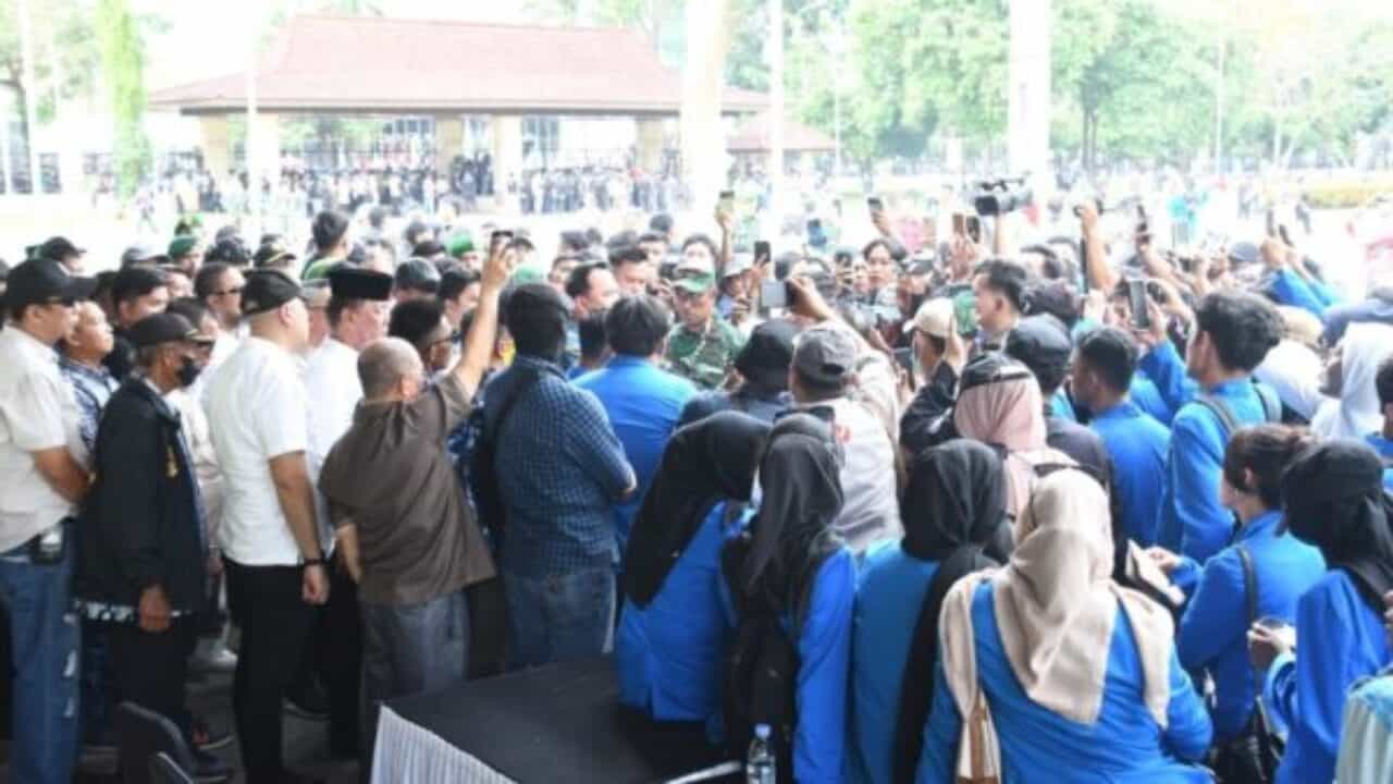 Kodam II Sriwijaya dan Polda Sumsel Kawal Unjuk Rasa Damai di DPRD Tanpa Bentrokan