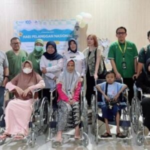 Yayasan Maria Monique Last Wish Donasikan Kursi Roda di RS Kariadi dan RS Panti Wilasa Semarang