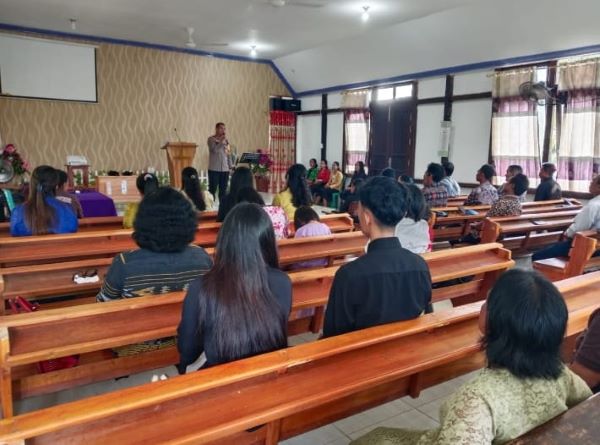 Dekat dengan Warga, Kapolsek Sungai Laur Gelar Program “Minggu Kasih” Bersama Jemaat GMII