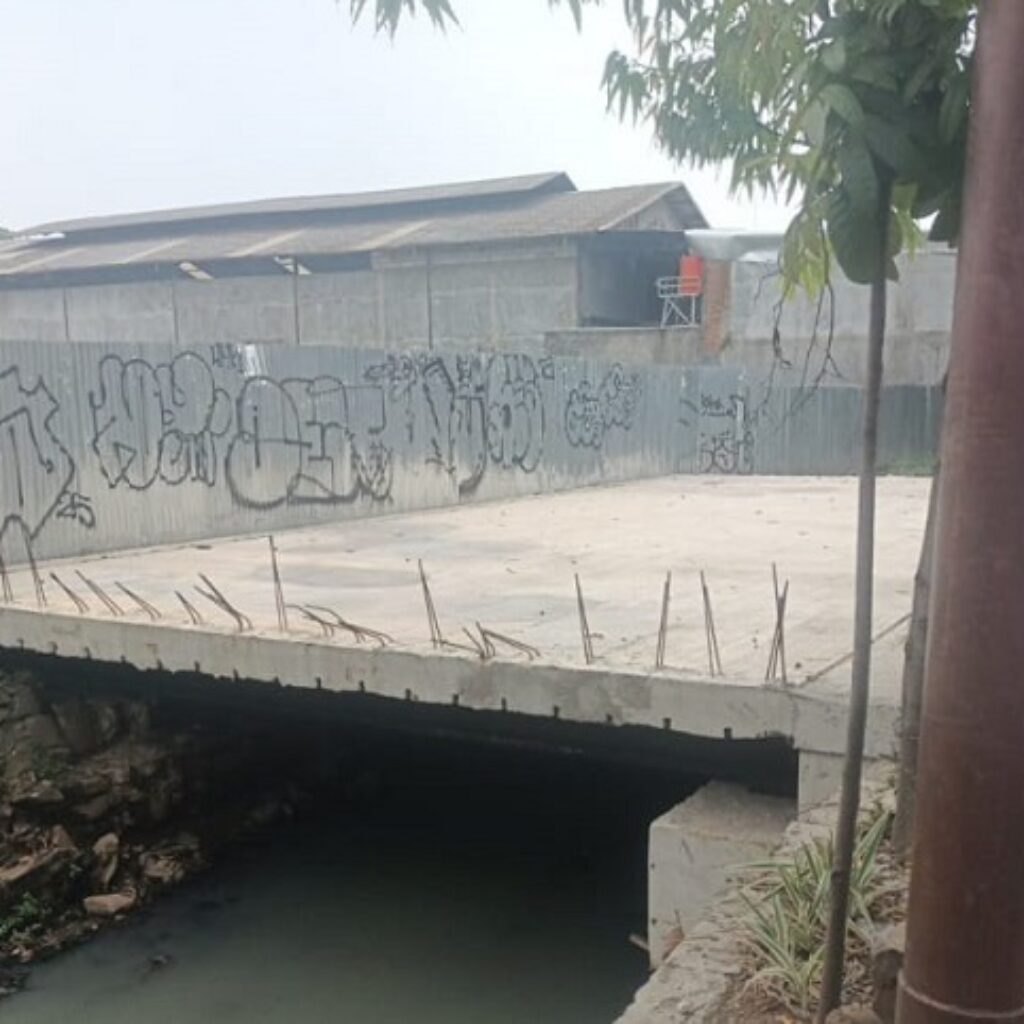 Diduga Belum Kantongi Izin Resmi, Warga Pertanyakan Proyek Jembatan di Kemuning Raya Kalideres