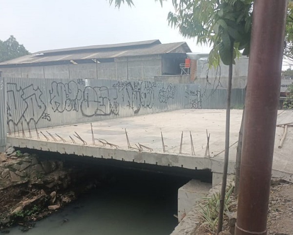 Diduga Belum Kantongi Izin Resmi, Warga Pertanyakan Proyek Jembatan di Kemuning Raya Kalideres