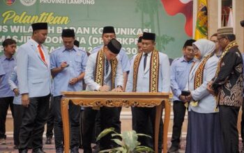 Gubernur Ajak Pemuda Dekat dengan Masjid dan Agama
