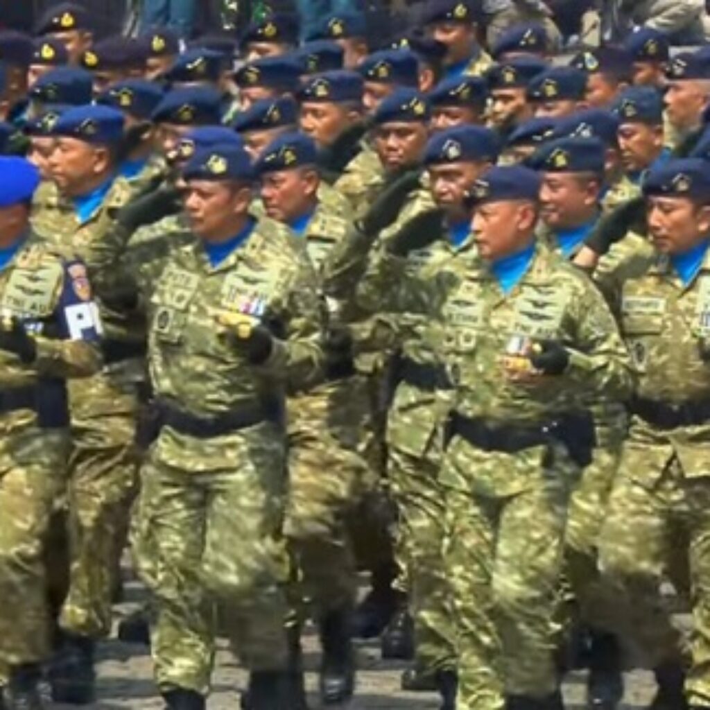 Gubernur Akmil Mayjen Rano Tilaar Hadiri dan Ikut Defile Pasukan di Puncak HUT ke-80 TNI di Monas