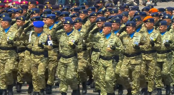 Gubernur Akmil Mayjen Rano Tilaar Hadiri dan Ikut Defile Pasukan di Puncak HUT ke-80 TNI di Monas