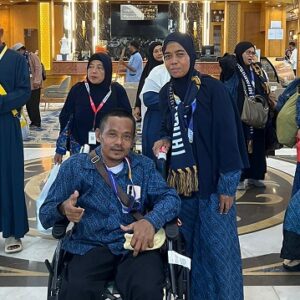 Tiba di Tanah Air, Kepulangan Ustadz Sandri Penerima Hadiah Umrah dari Kapolri Disambut Haru Warga