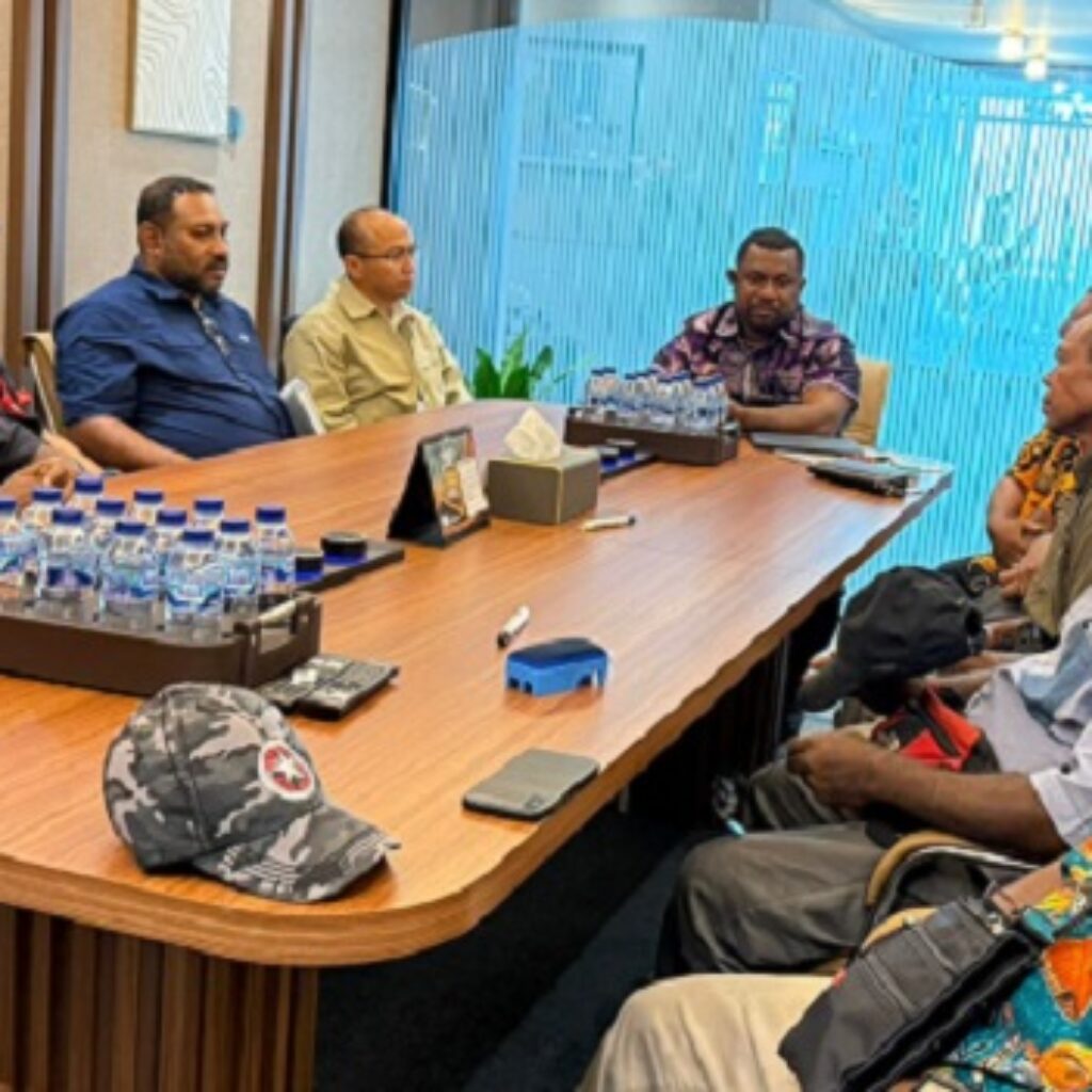 Ketua MRP Papua Barat Dukung Perizinan Tambang Rakyat