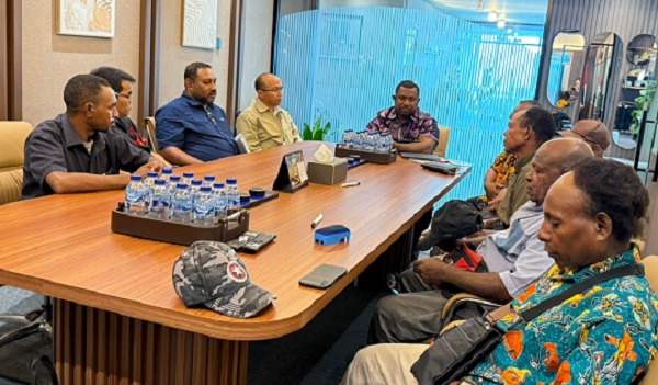 Ketua MRP Papua Barat Dukung Perizinan Tambang Rakyat