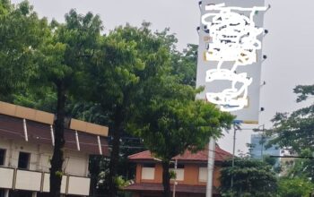 Diduga Tidak Miliki Izin Resmi, Papan Reklame Raksasa di Slipi Tuai Sorotan Publik