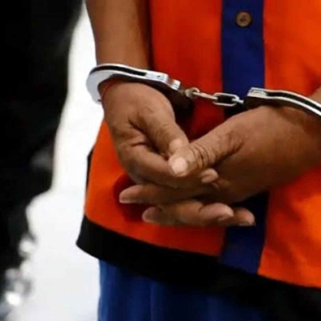 Keluarga Terlapor Pertanyakan Penahanan Kasus Dugaan Penganiayaan, Kapolsek Patia Tegaskan Prosedur Sesuai Hukum