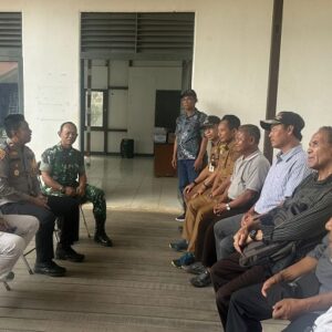 Silaturahmi Kamtibmas, Kapolsek Nanga Tayap Dorong Pengaktifan Poskamling di Desa Lembah Hijau