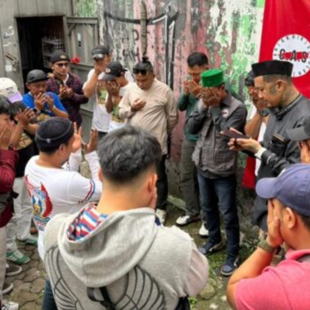 Alumni STM Bogor Gelar Jumat Berkah: Makan Gratis 200 Porsi, Ajak Pelajar Stop Tawuran