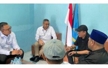 Jajaran Bank Banten dan PWI Banten berfoto bersama saat kunjungan silaturahmi di Serang.