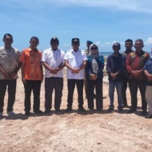 Bupati Buton Utara Tinjau Proyek Kampung Nelayan Merah Putih, Pastikan Tepat Waktu