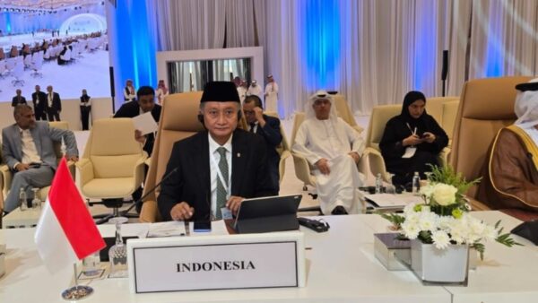 Menteri PU Dody Hanggodo berbicara di konferensi OKI tentang ekonomi air dunia di Jeddah.